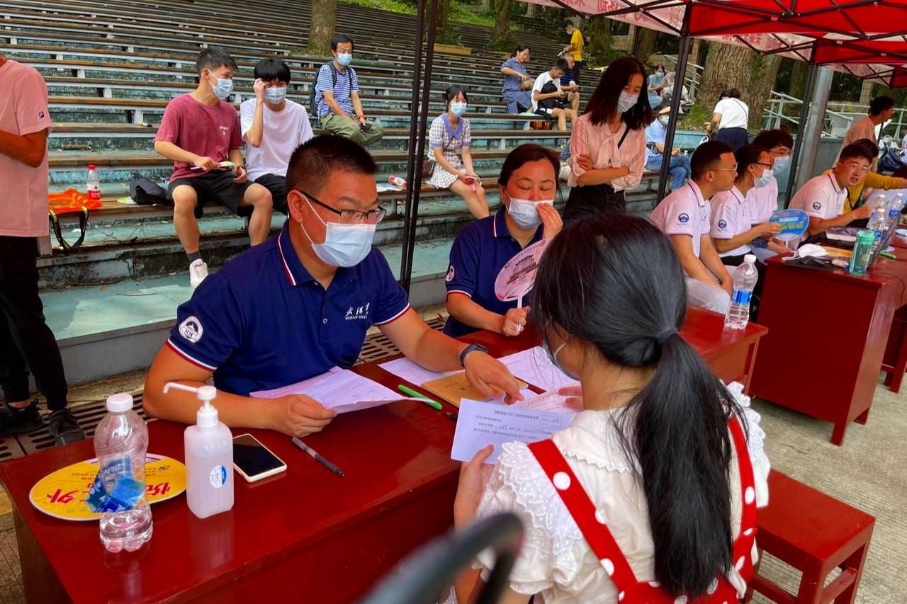 疫情地区大学如何报的(疫情怎么大学新生报到)-第3张图片