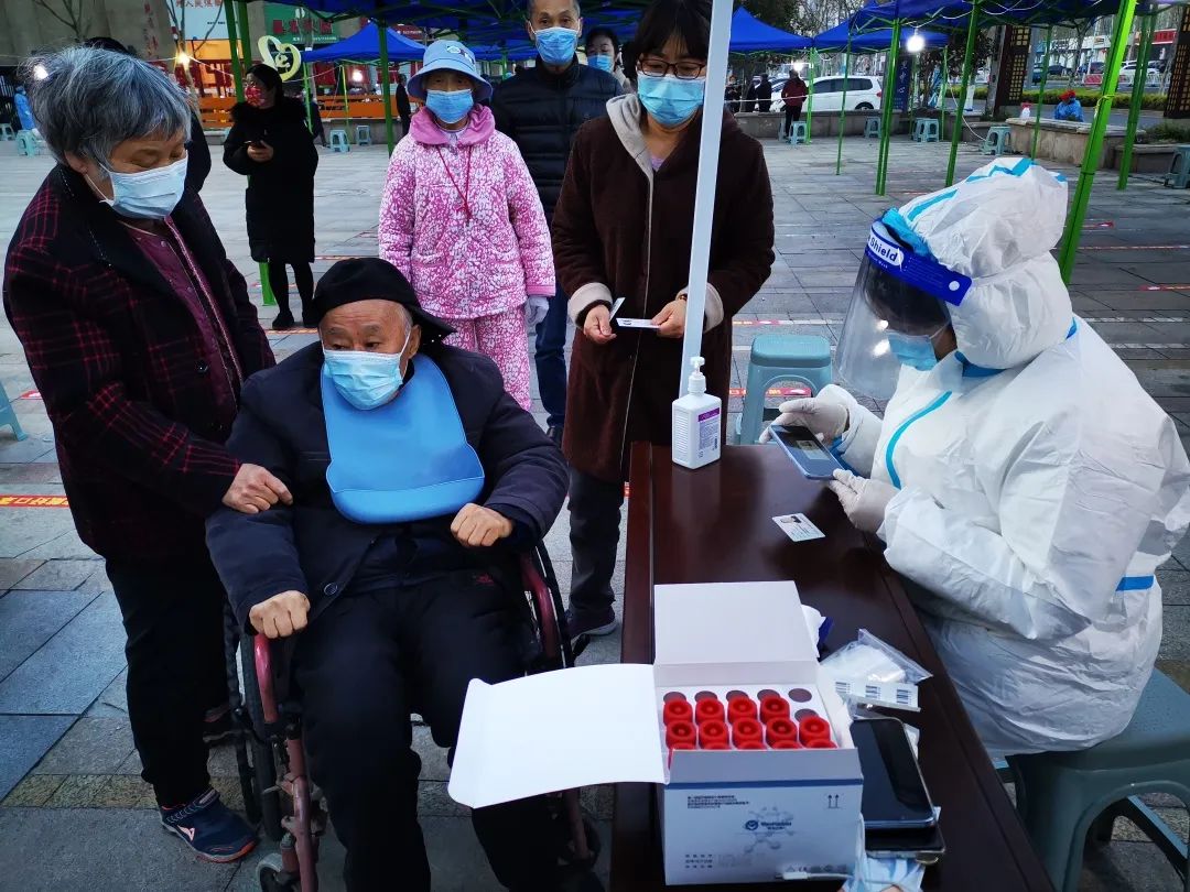 「南京发现一核酸异常人员」〃南京核检累计检出阳性233人-第1张图片